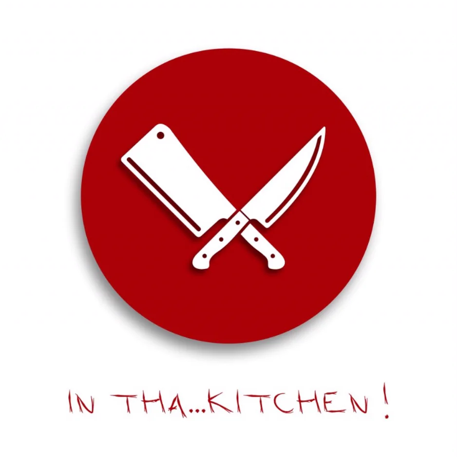 Identidade antiga da In Tha Kitchen, com facas cruzadas em um círculo vermelho